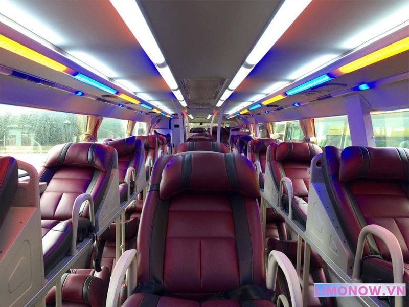 Nhà xe Thành Đạt cung cấp dịch vụ đi từ Bến xe Lạng Sơn đến Bến xe Giáp Bát với chất lượng cao cấp.