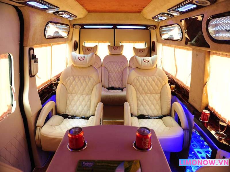 Hệ thống 4 ghế giữa có thể xoay và chế độ massage - Limousine Hà Nội Hải Phòng