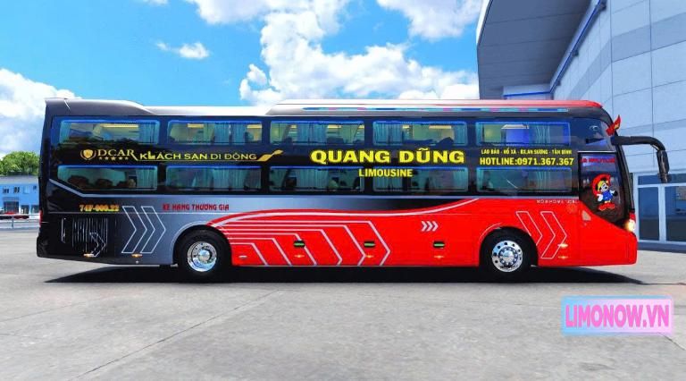 Xe limousine Skybus màu đen sang trọng với cửa mở, lộ nội thất tiện nghi, phục vụ tuyến Hải Phòng Móng Cái