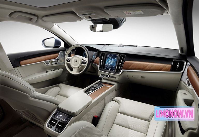 Đội xe limousine đen cao cấp chuẩn bị phục vụ tuyến Ninh Bình Bắc Ninh