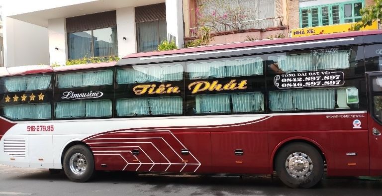 Xe khách Ford Transit limousine đen chất lượng cao