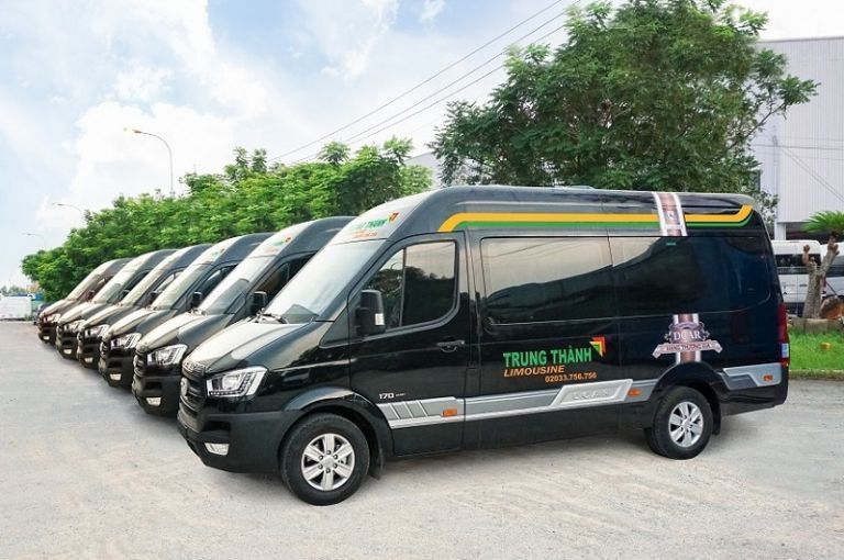 Đội xe limousine đen hiện đại của nhà xe Trung Thành phục vụ tuyến Buôn Ma Thuột Nha Trang