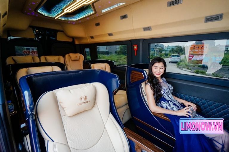 Xe limousine Ford Transit cao cấp đi Cam Ranh Đà Lạt