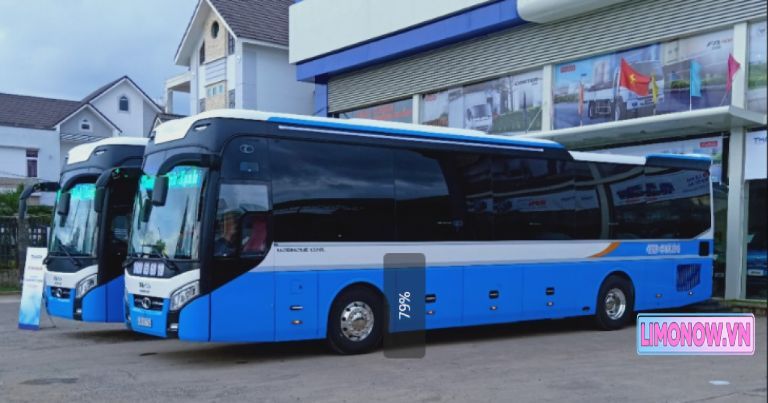 Xe limousine Ford Transit đen chất lượng cao cho tuyến Phan Thiết Bến Tre