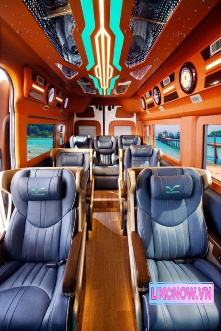 Nội thất xe limousine sang trọng và tiện nghi