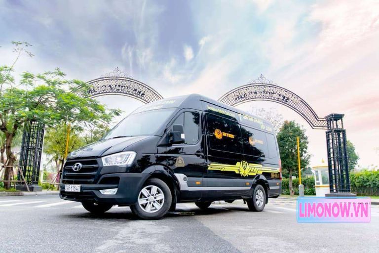 Xe khách limousine đen sang trọng cho tuyến Thái Bình Yên Bái