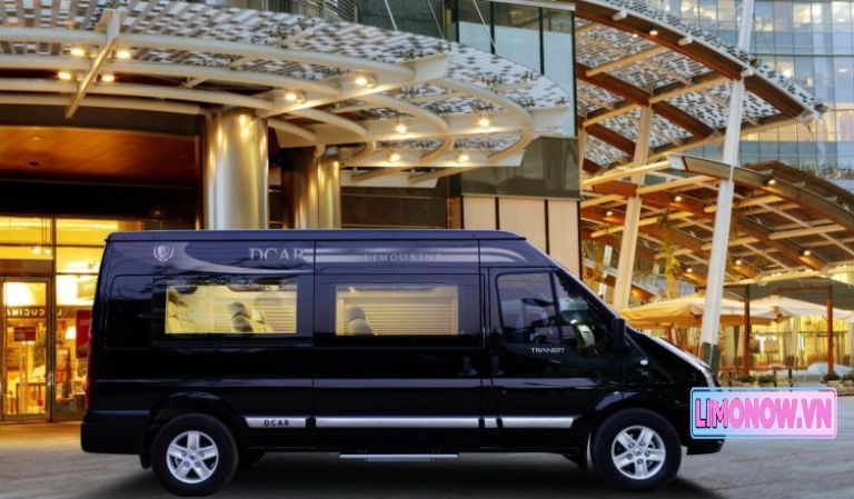 Nội thất xe limousine sang trọng tuyến Vũng Tàu Nha Trang với ghế da và tiện nghi hiện đại