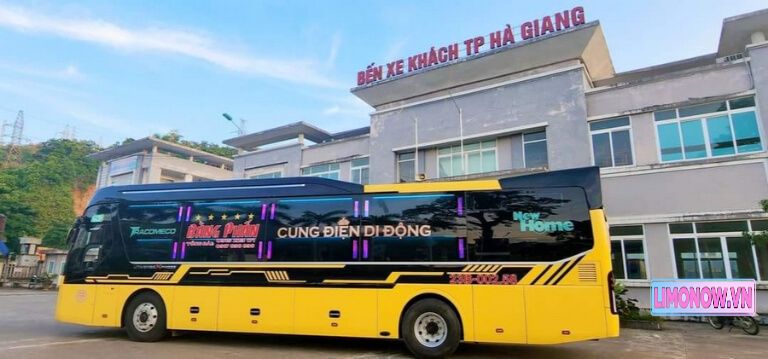 Tắc đường nghiêm trọng trên tuyến quốc lộ với hàng dài xe tải và xe khách