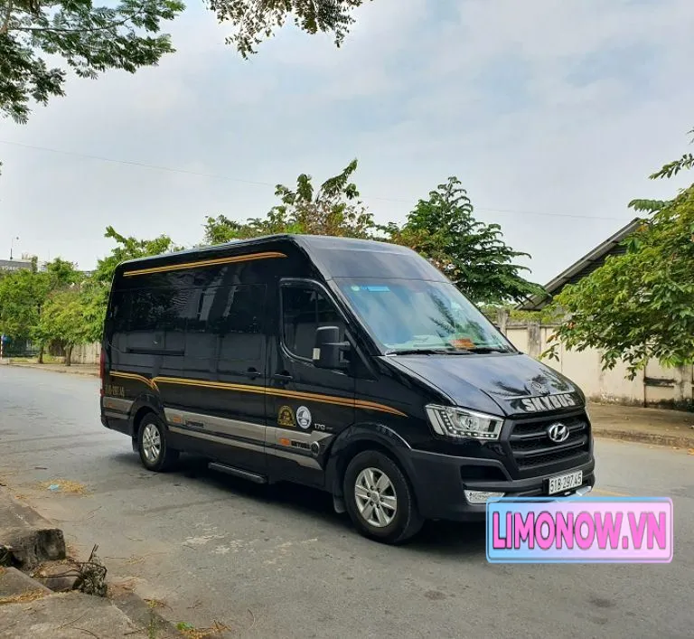 Xe limousine đen Limonow.vn cao cấp