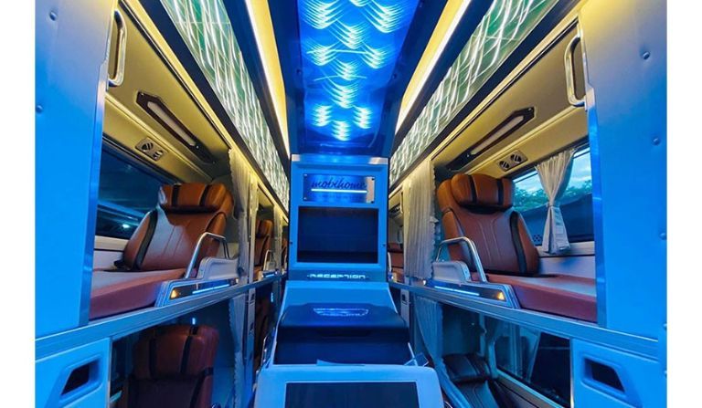 Xe khách Ford Transit Cường Long tuyến Nghệ An – Đà Nẵng