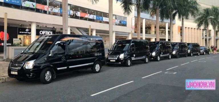 Nội thất xe limousine Dũng Lệ sang trọng ghế da cho chuyến Phú Yên Sài Gòn