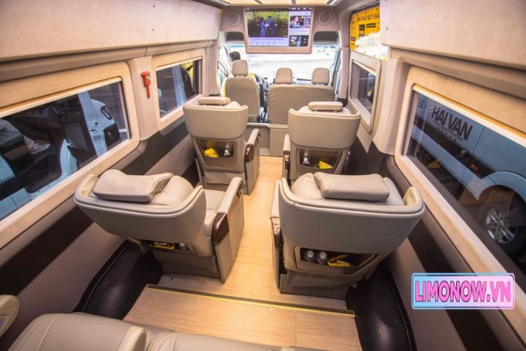 Dàn xe limousine G5 Car đậu bến chuẩn bị lịch trình Sài Gòn – Mũi Né