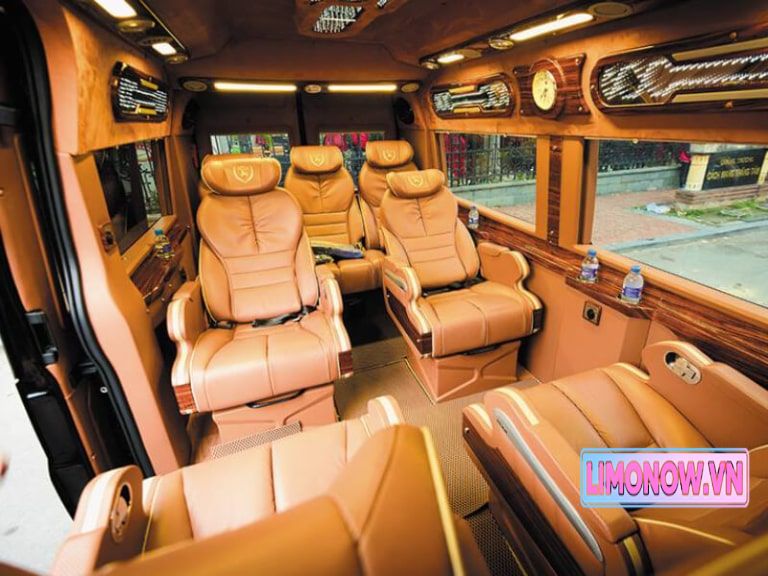 Nội thất xe khách limousine sang trọng với ghế da cao cấp và đèn LED