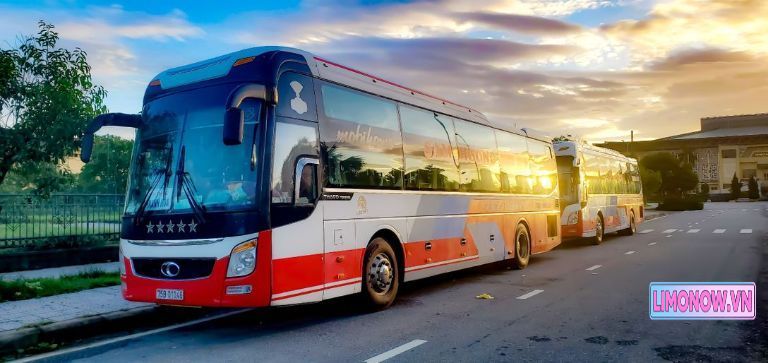 Xe Limousine Hoàng Anh Đen