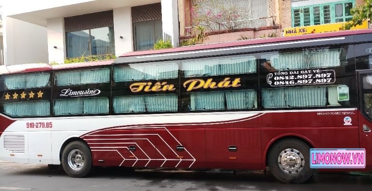 Xe khách Ford Transit DCar Limousine màu đen chất lượng cao đi Sapa