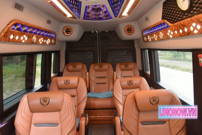 Xe limousine Hyundai Quỳnh Thanh 4.0 màu đen