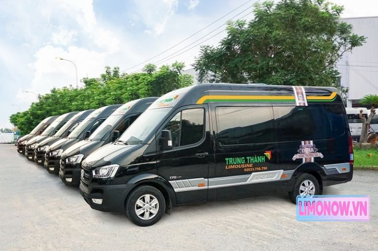 Dàn xe limousine đen của Trung Thành Limousine, sẵn sàng phục vụ tuyến Hà Nội – Ninh Bình