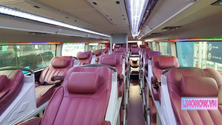 Dàn xe Limousine đen của Limonow.vn trước cổng Anlac Green Symphony