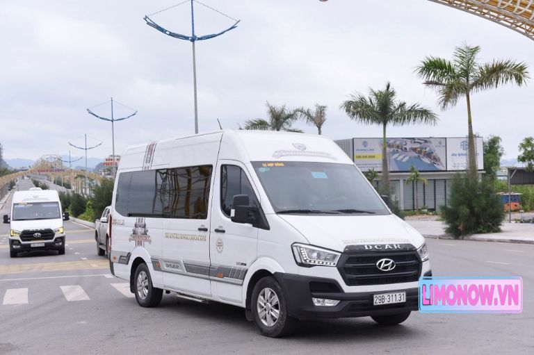 Xe khách DCar Limousine hiện đại trên tuyến Hà Nội Nghĩa Lộ