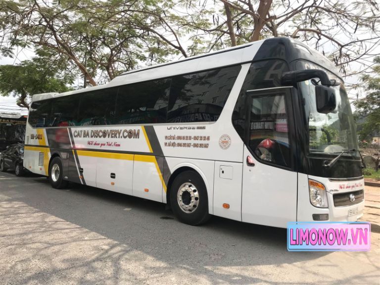 Xe limousine Hyundai Solati DCAR trắng tuyến Hà Nội Thái Nguyên