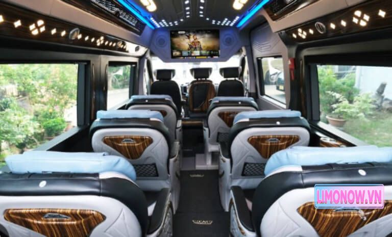 Nội thất xe khách limousine giường nằm sang trọng với ghế da cao cấp, đèn LED và màn hình TV, chuyên tuyến Lạng Sơn Hà Nội.