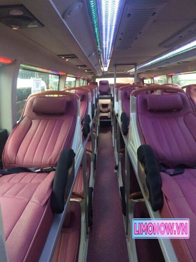 Xe khách Ford Transit limousine màu bạc