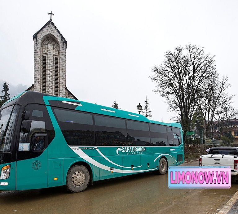 Xe giường nằm cao cấp màu đỏ của Cúc Mừng Travel có Wifi, trên tuyến Lạng Sơn - Hải Phòng