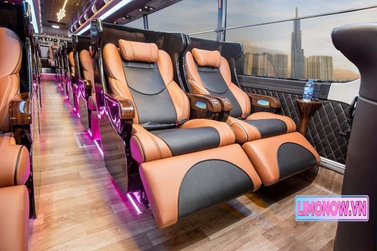 Nội thất xe limousine sang trọng với ghế da cao cấp và tiện nghi hiện đại