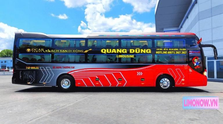 Xe limousine Quang Dũng hiện đại, màu đỏ đen, phục vụ tuyến Phan Thiết - Gia Lai