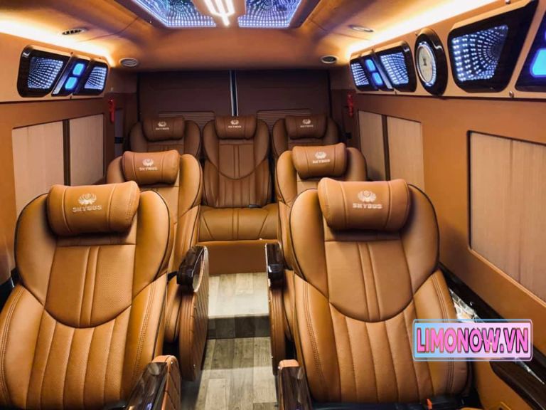 Nội thất xe limousine sang trọng