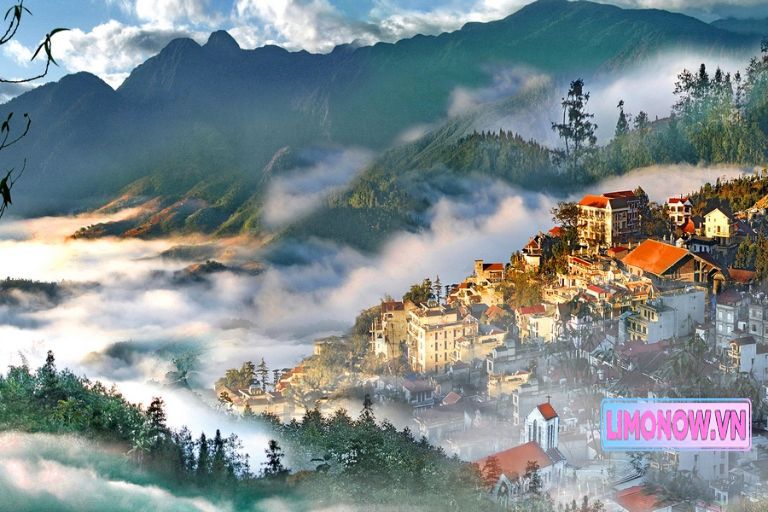 Điểm đến du lịch núi non hùng vĩ, thị trấn ẩn hiện trong biển mây và sương sớm