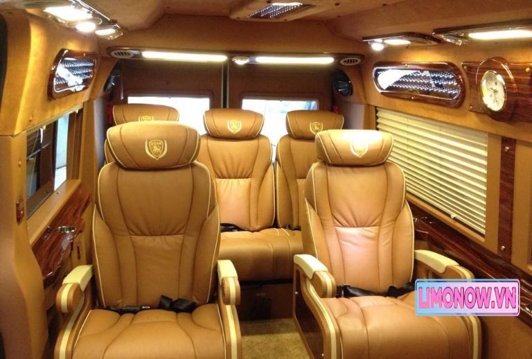 Xe ô tô Toyota Vios màu trắng thuộc dịch vụ xe Quỳnh Thanh VIP Limo đi Phú Thọ