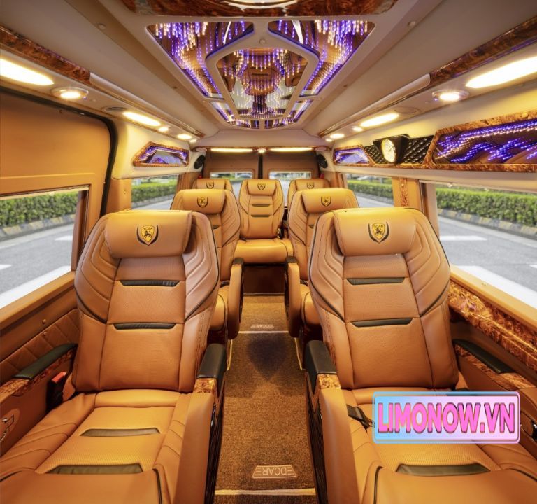 Nội thất xe limousine Đức Phúc sang trọng với ghế da cao cấp